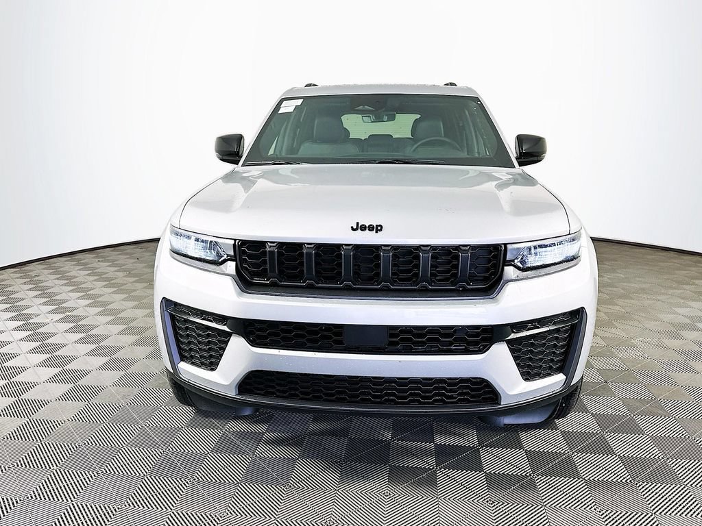 New 2026 Jeep Grand Cherokee Altitude AWD/4WD image 4