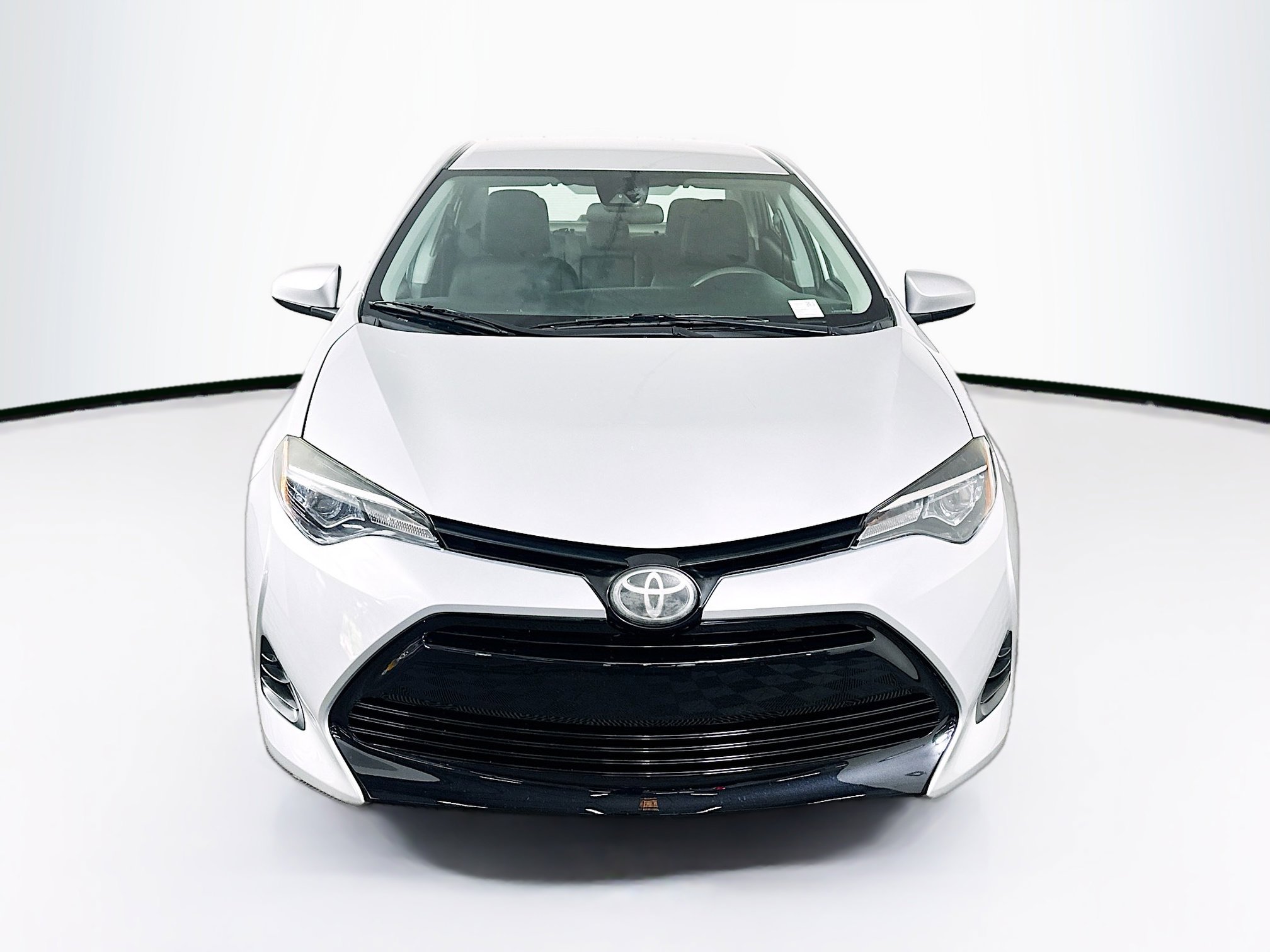 Used 2019 Toyota Corolla LE FWD image 2