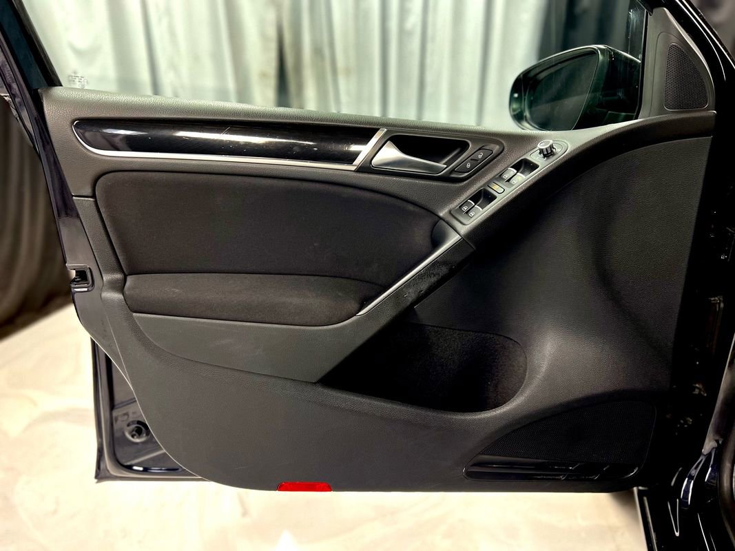 Used 2012 Volkswagen Golf 4-Door image 34