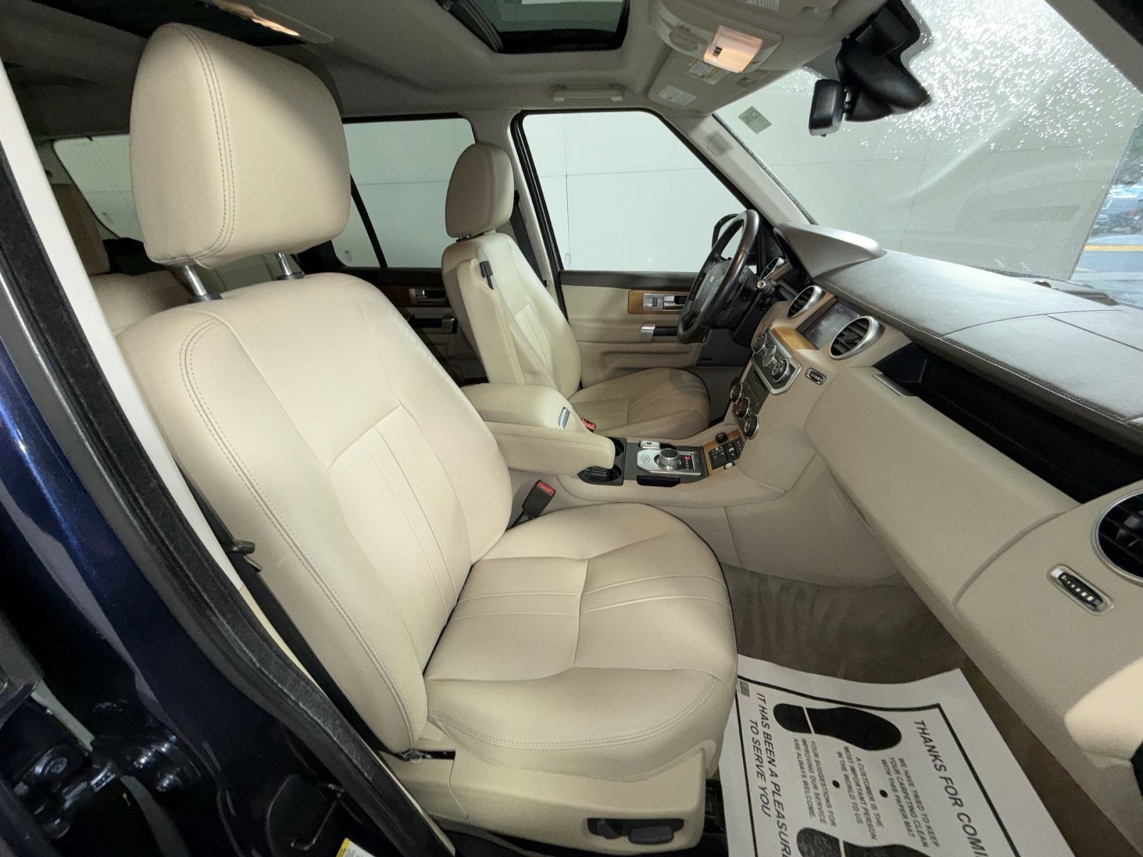 Used 2016 Land Rover LR4 HSE image 26