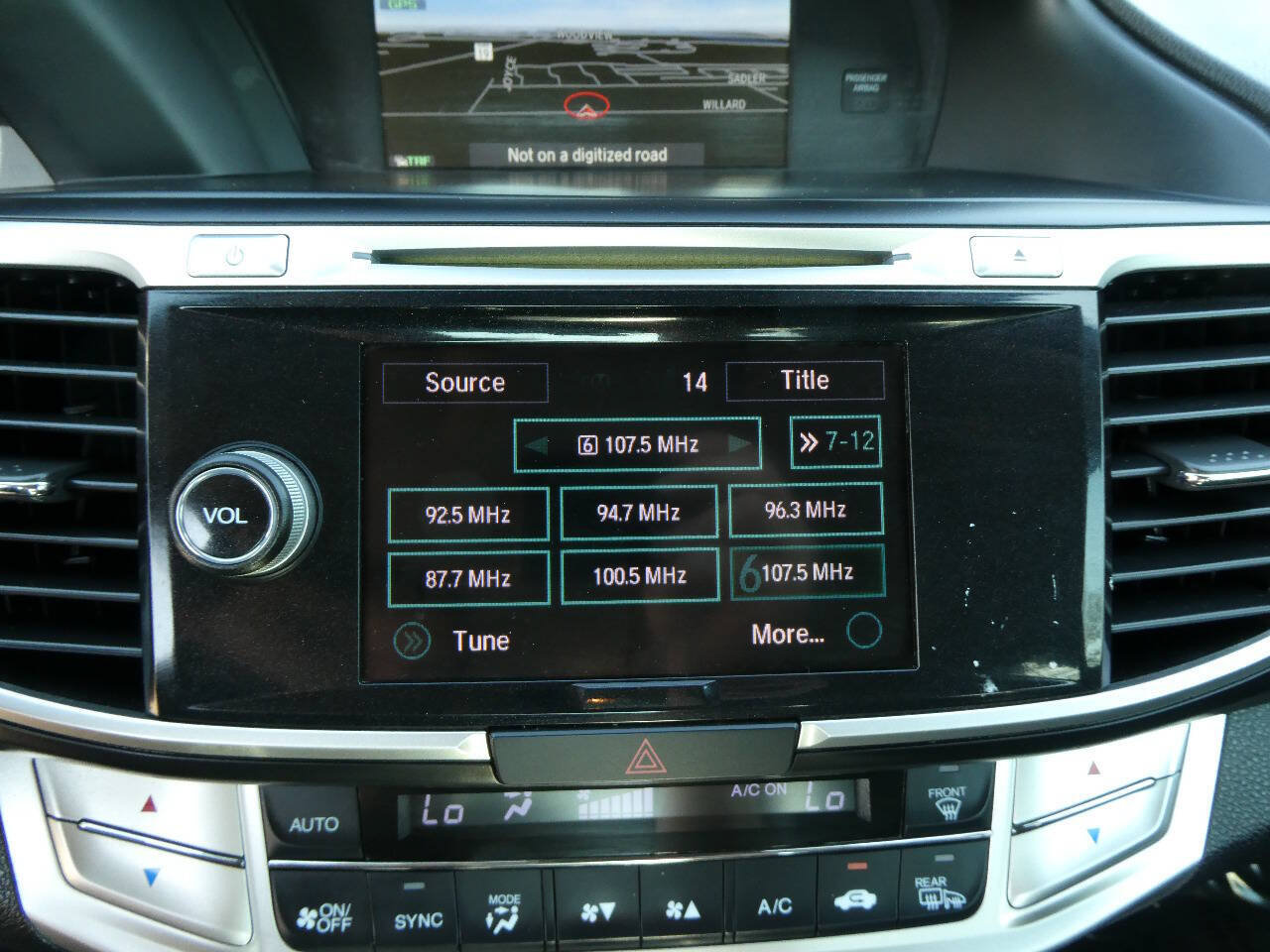 Used 2015 Honda Accord EX-L image 19