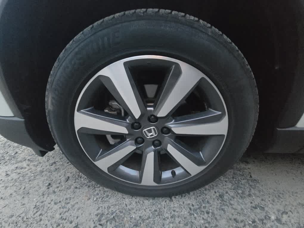 Used 2023 Honda Pilot Touring image 2