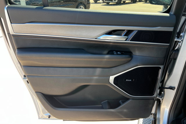New 2026 Jeep Grand Wagoneer L 4WD image 18