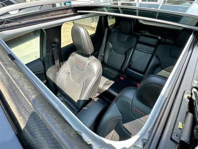 Used 2019 Jeep Cherokee Trailhawk image 22