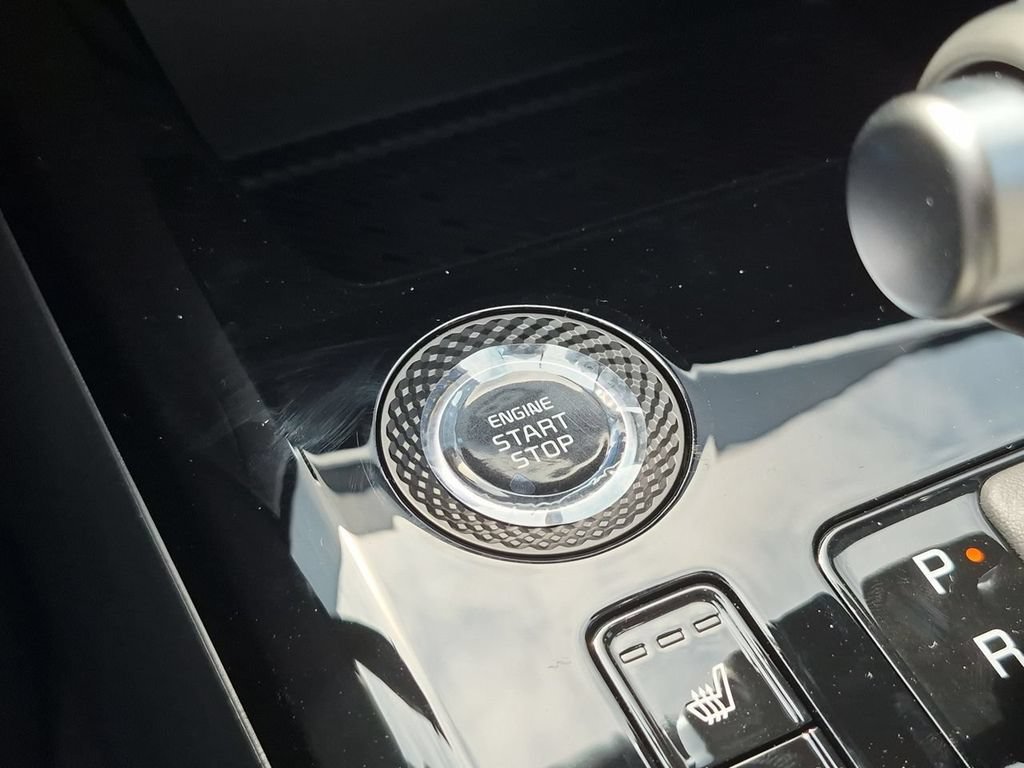 New 2026 Kia Niro FWD image 17