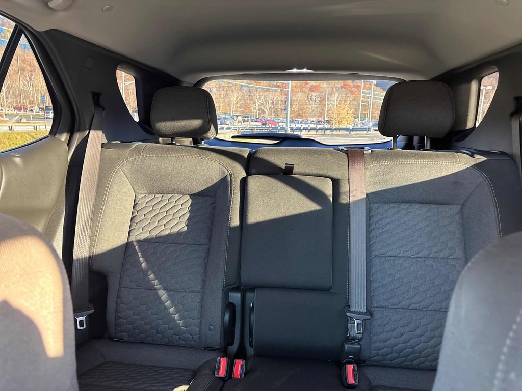 Used 2021 Chevrolet Equinox LT w/ Driver Convenience Package image 34