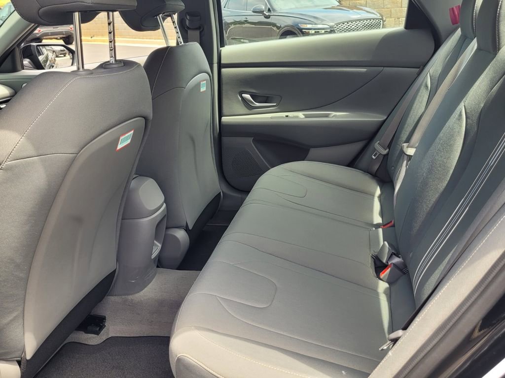 New 2025 Hyundai Elantra SEL image 14