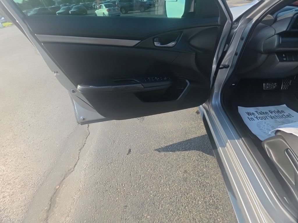 Used 2018 Honda Civic Sport image 12