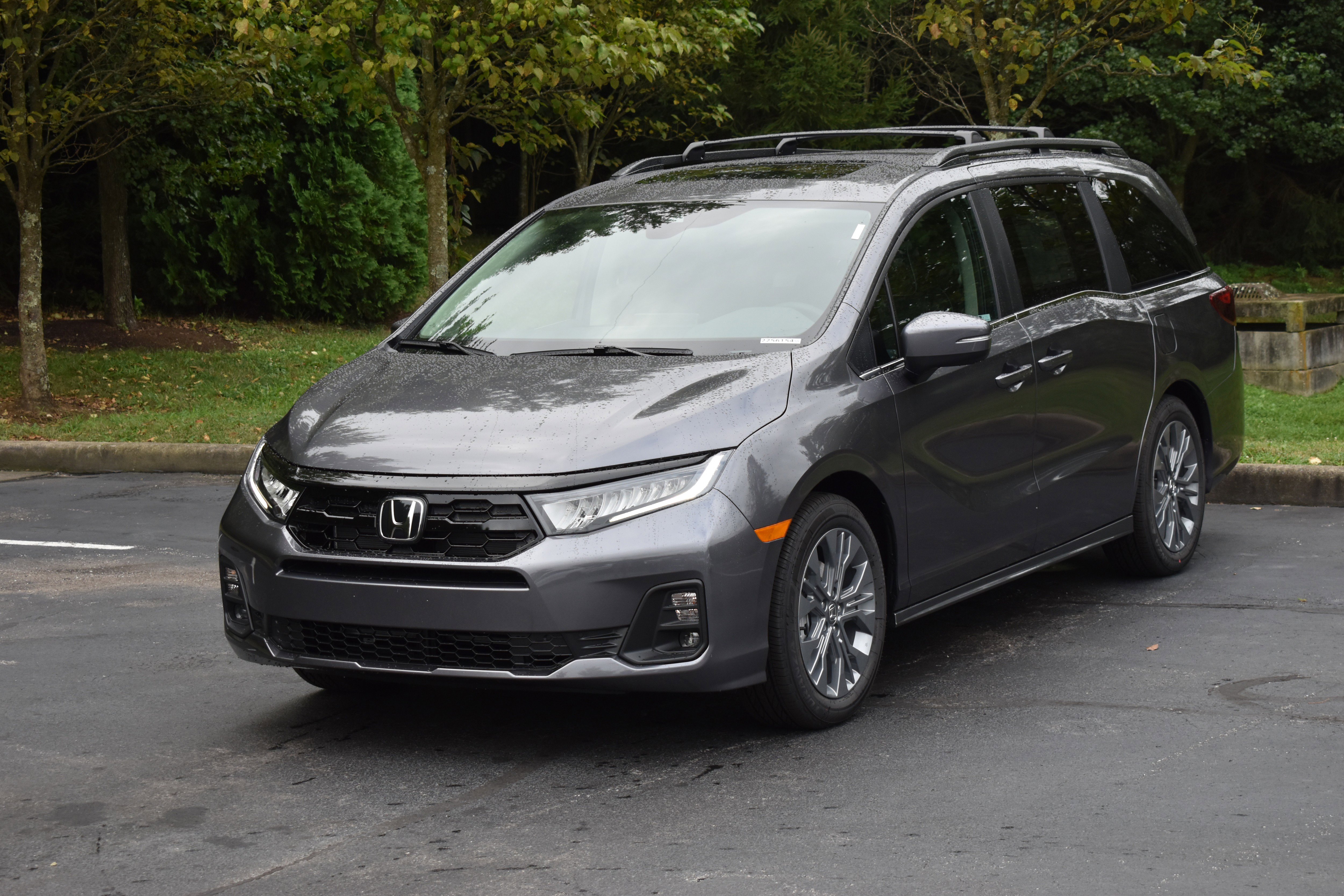 New 2026 Honda Odyssey Touring image 3
