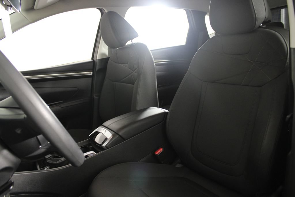 Certified 2024 Hyundai Tucson SE FWD image 19