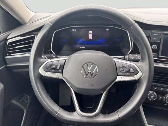 Used 2024 Volkswagen Jetta SE FWD image 19