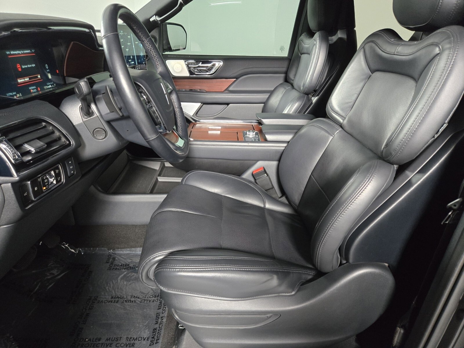 Certified 2023 Lincoln Navigator Reserve image 11