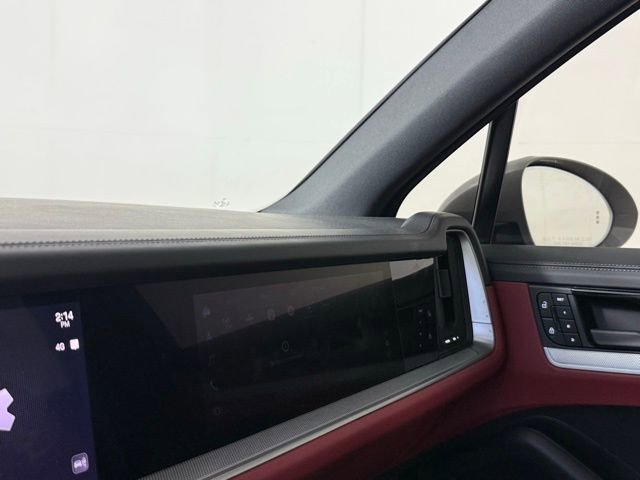 Used 2025 Porsche Cayenne S image 20