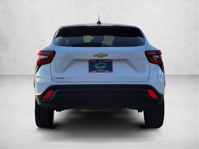 Used 2025 Chevrolet Trax LS w/ Driver Confidence Package FWD image 6