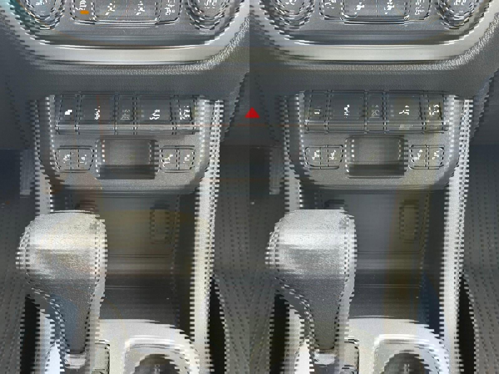 Used 2016 Chevrolet Colorado LT image 12