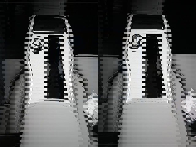 New 2025 Volvo EX90 Ultra image 13