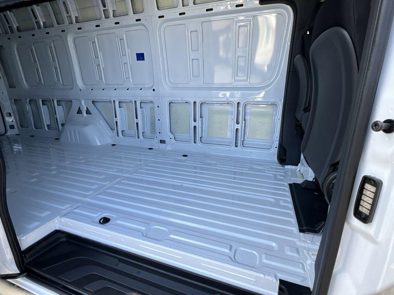 New 2025 Mercedes-Benz Sprinter 2500 image 23