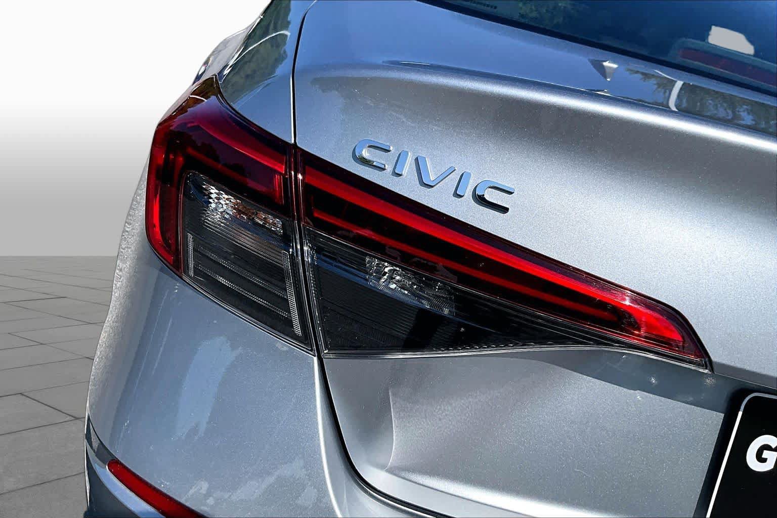 Used 2023 Honda Civic Sport image 28
