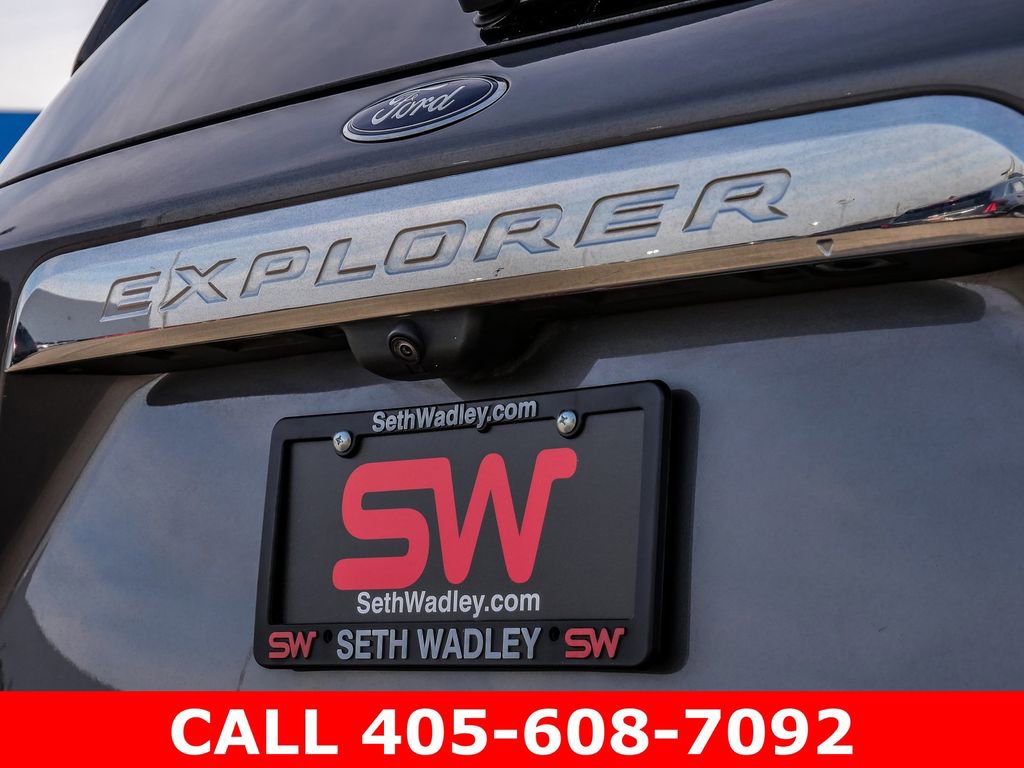 Used 2024 Ford Explorer XLT w/ Equipment Group 202A RWD image 10