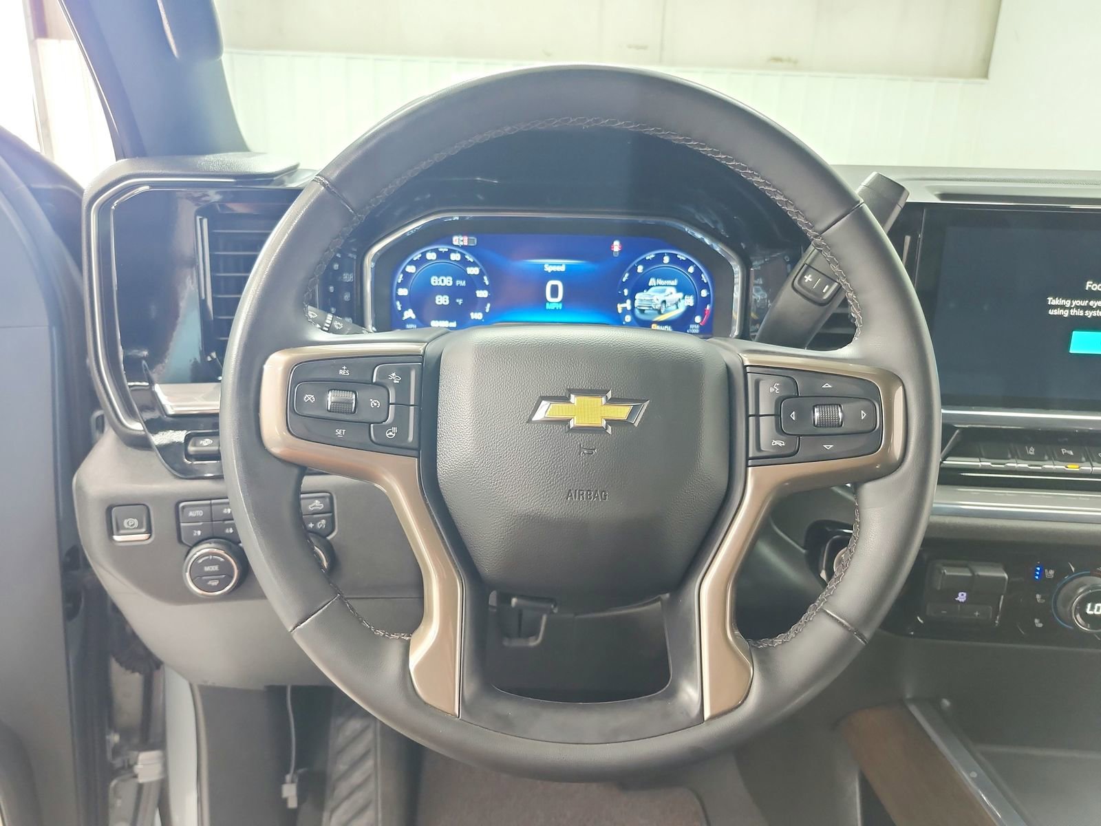 Used 2024 Chevrolet Silverado 2500 High Country w/ Technology Package image 23