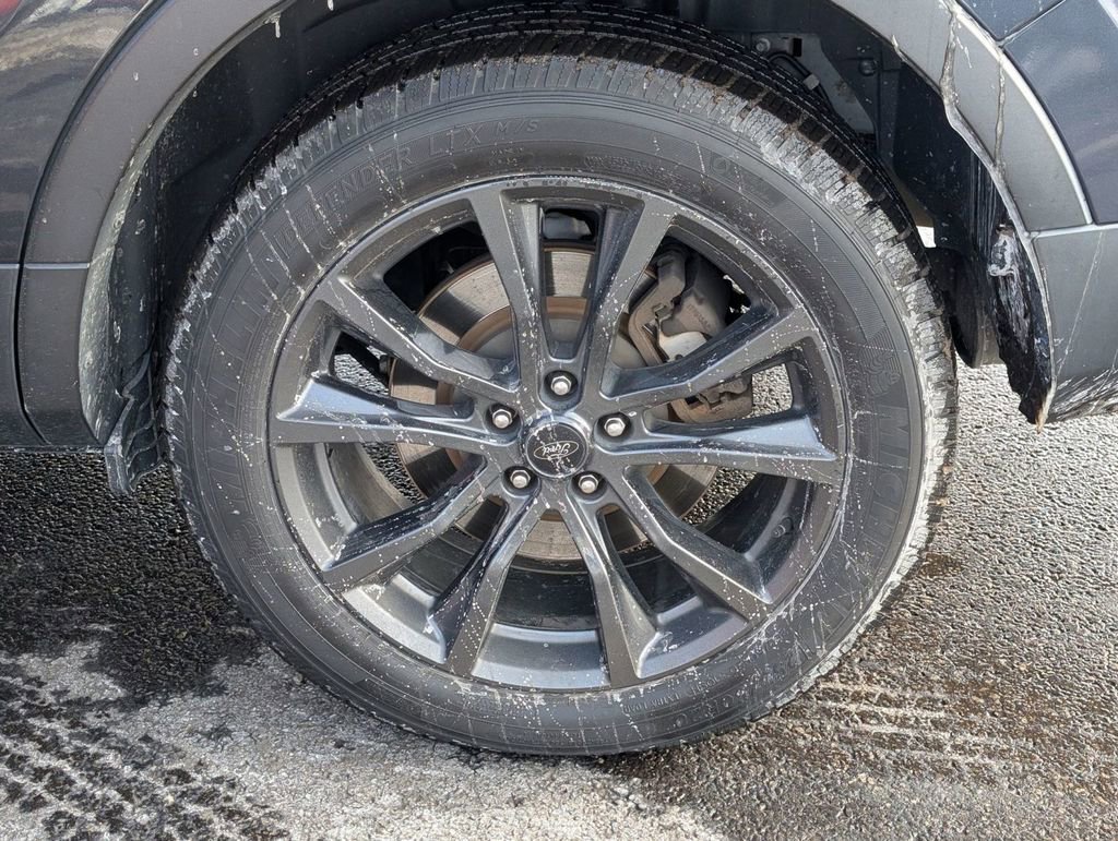 Used 2017 Ford Explorer XLT w/ Equipment Group 202A image 13