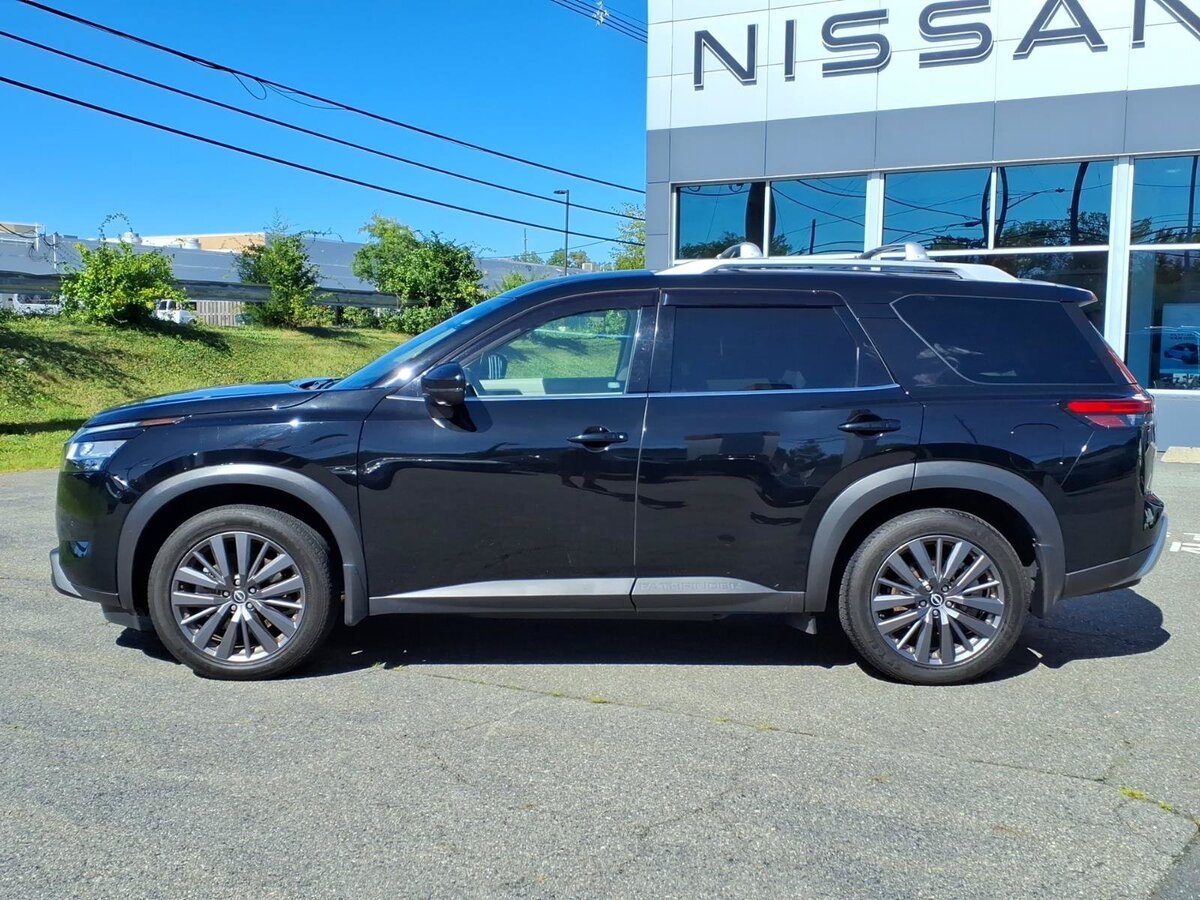 Used 2023 Nissan Pathfinder SL w/ SL Premium Package AWD/4WD image 8