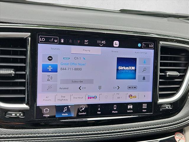 Used 2023 Chrysler Pacifica Limited FWD image 10