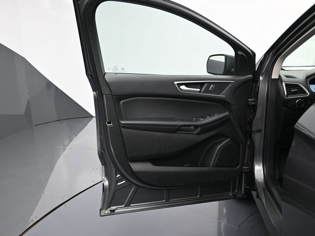 Used 2024 Ford Edge SEL image 11