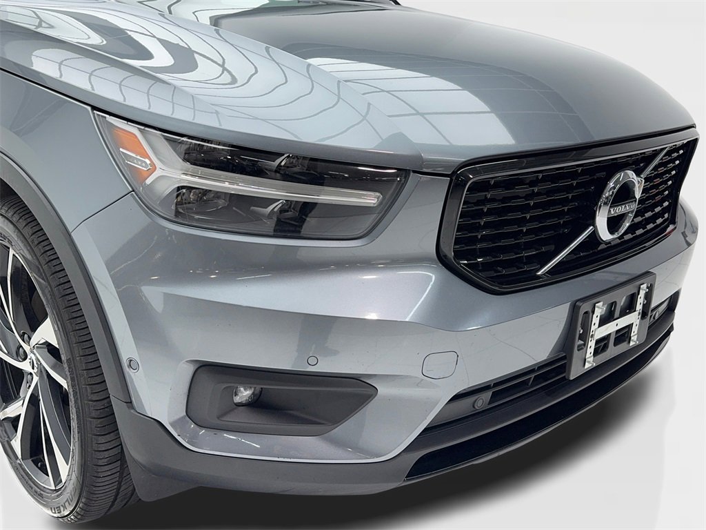 Used 2019 Volvo XC40 T5 R-Design image 3