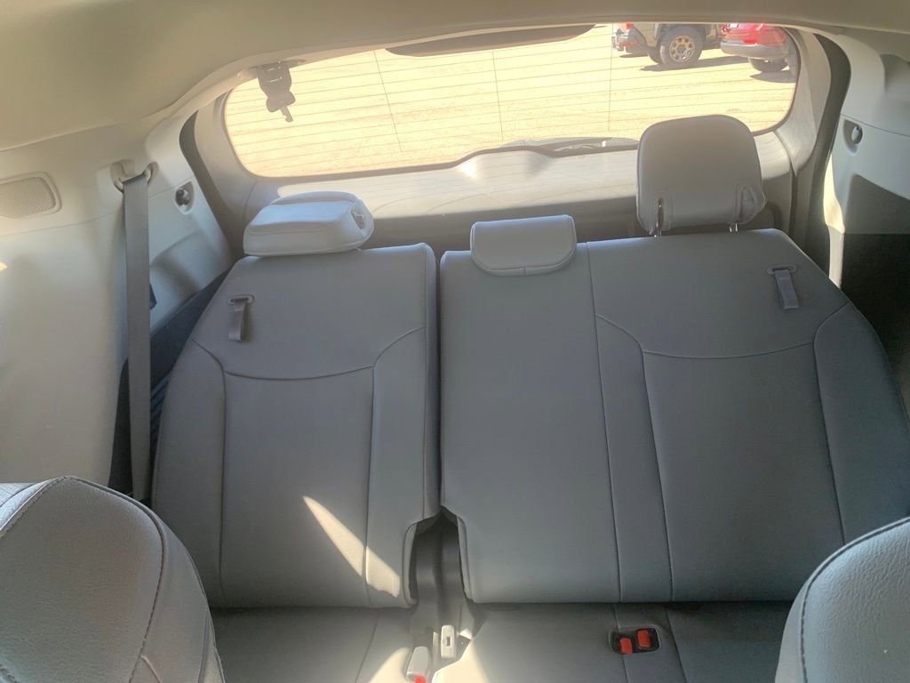 Used 2023 Toyota Sienna XLE image 29