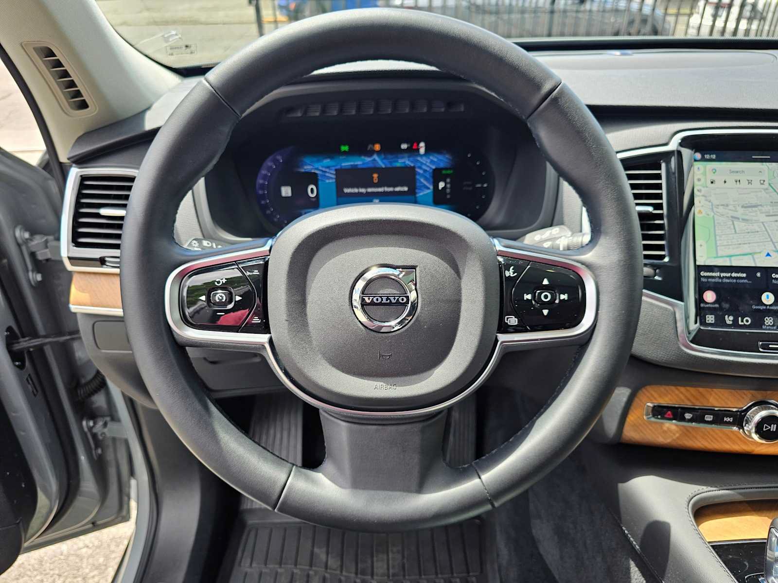Certified 2025 Volvo XC90 T8 Plus w/ Protection Package Premier AWD/4WD image 26