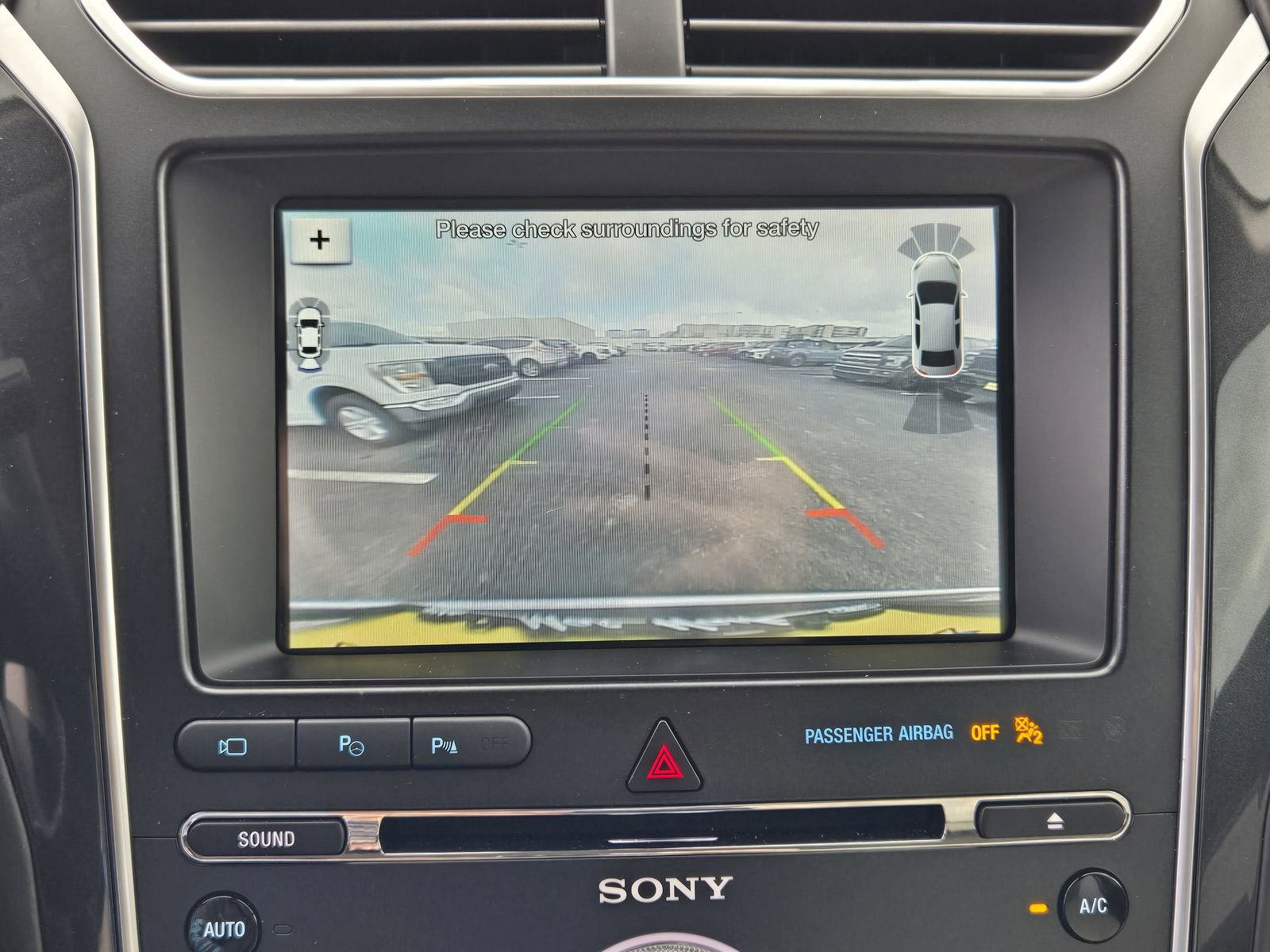 Used 2018 Ford Explorer Platinum image 17