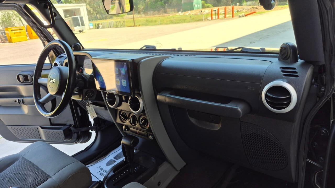 Used 2008 Jeep Wrangler Sahara w/ Dual Top Group AWD/4WD image 35