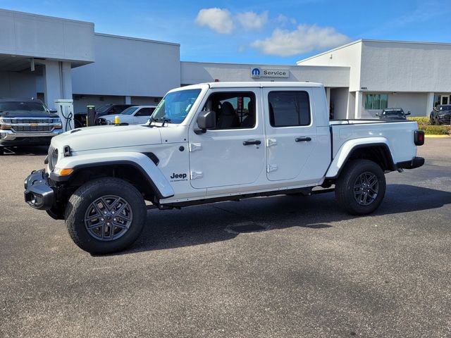 Used 2026 Jeep Gladiator Sport AWD/4WD image 3