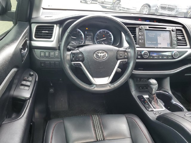Used 2019 Toyota Highlander SE AWD/4WD image 11