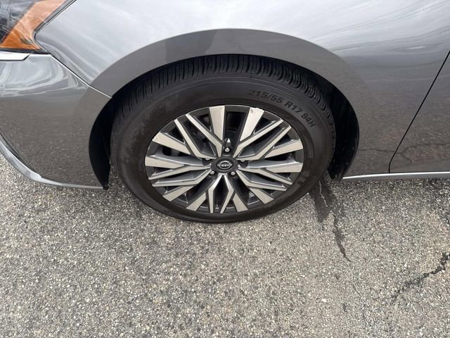 Used 2024 Nissan Altima 2.5 SV image 15