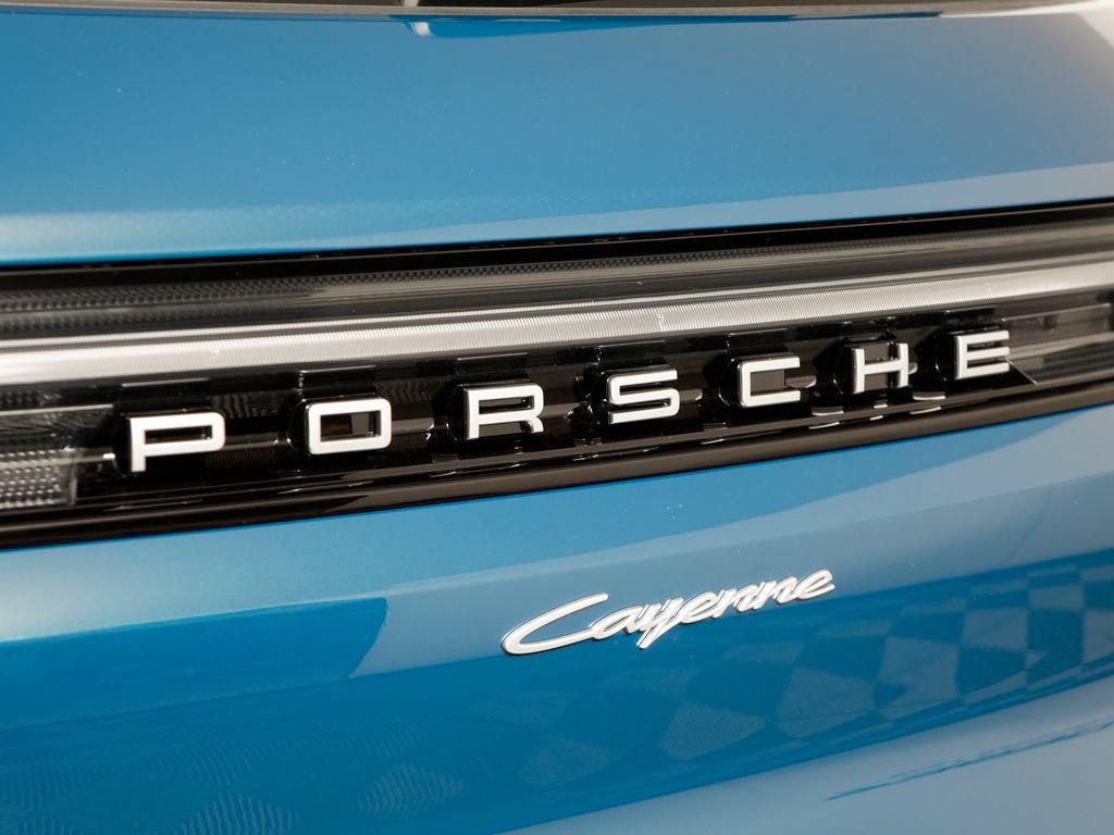 Certified 2026 Porsche Cayenne AWD/4WD image 13