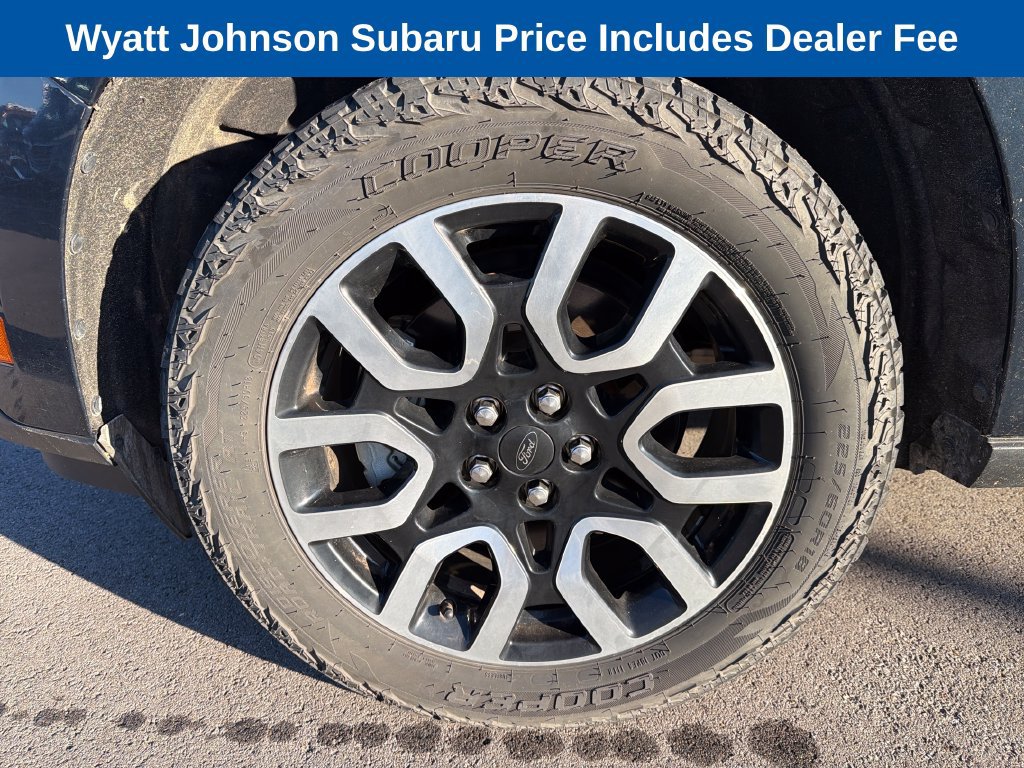 Used 2022 Ford Maverick Lariat w/ Lariat Luxury Package FWD image 2
