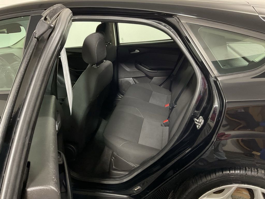 Used 2018 Ford Focus SE image 28