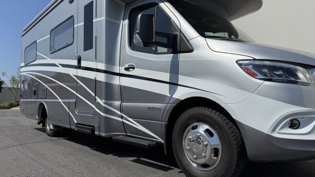 Used 2021 Mercedes-Benz Sprinter 3500 image 40