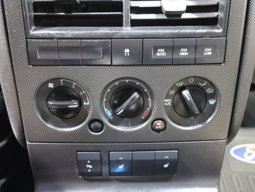 Used 2007 Ford Explorer Sport Trac Limited AWD/4WD image 26