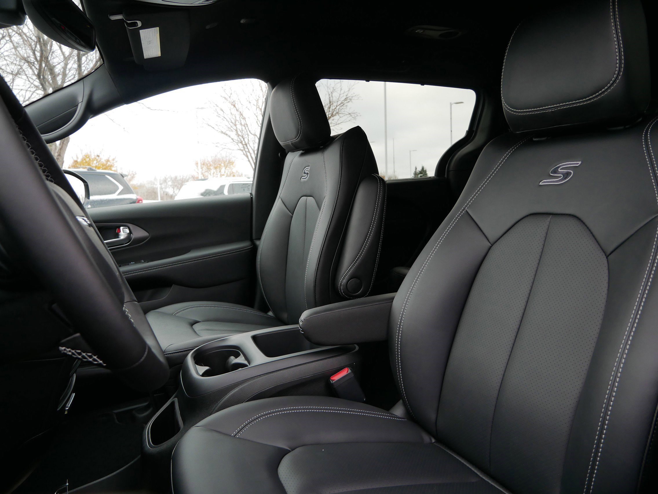 New 2026 Chrysler Pacifica Select image 9