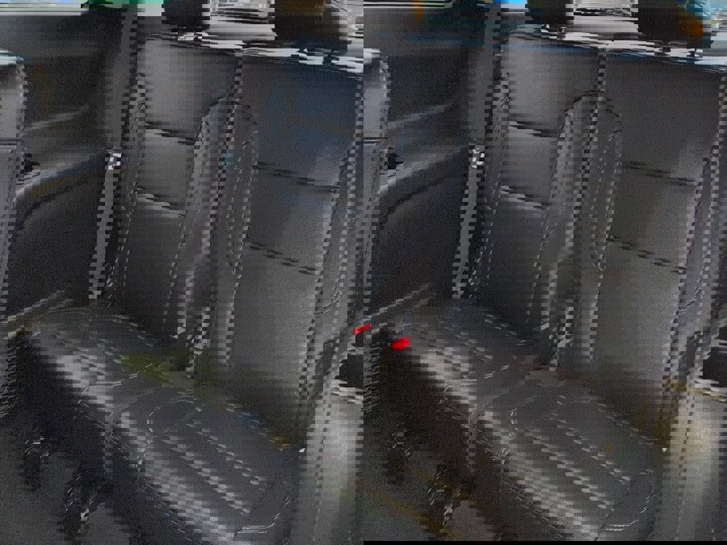 Used 2023 GMC Acadia SLT image 15