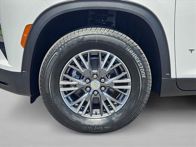 New 2027 Chevrolet Traverse LT w/ Driver Confidence Package FWD image 10