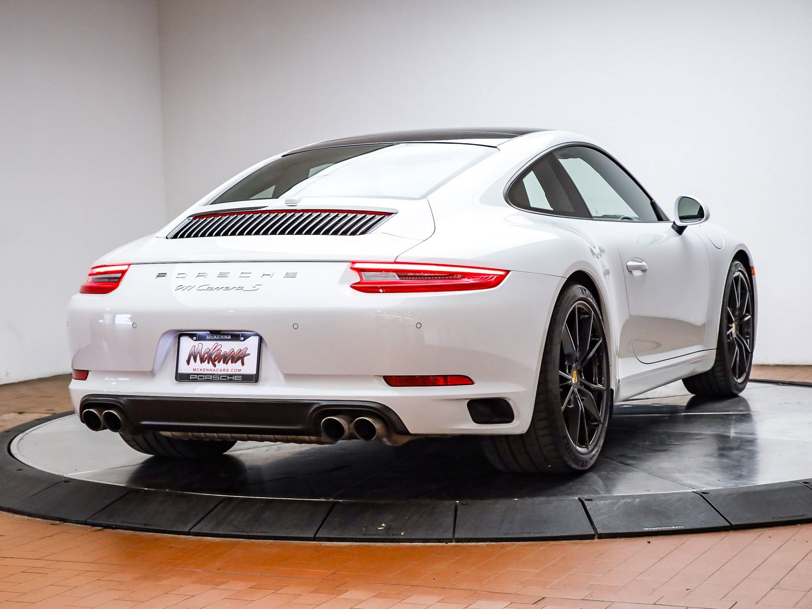 Certified 2018 Porsche 911 Carrera S RWD image 8
