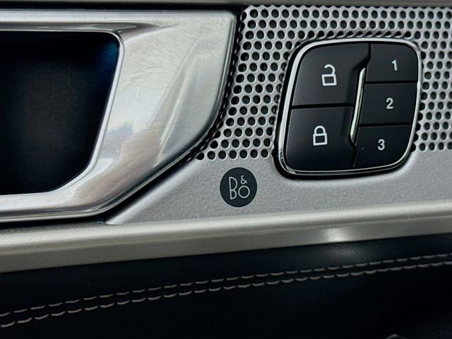 Used 2022 Ford Explorer Limited w/ Equipment Group 301A image 19