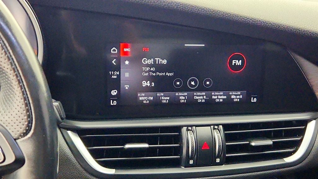 Used 2020 Alfa Romeo Giulia Ti w/ Active Blind Spot Package AWD/4WD image 19