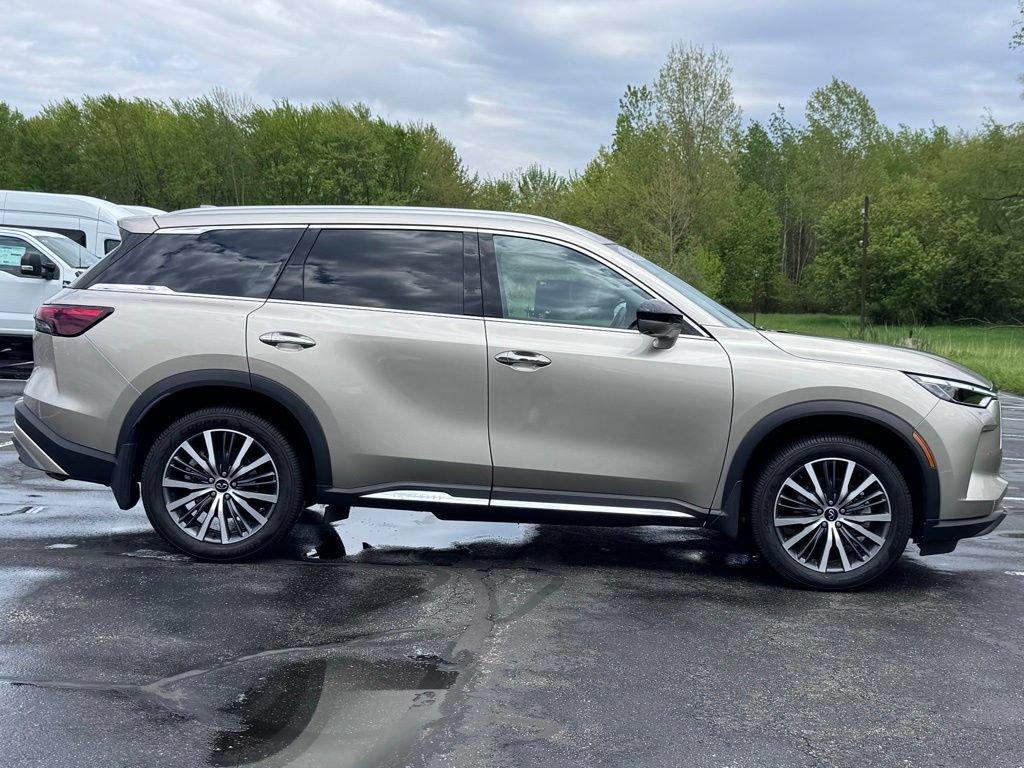 Used 2023 INFINITI QX60 Sensory w/ Cargo Package AWD/4WD image 7