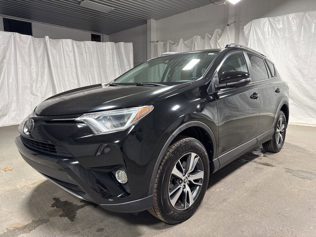 Used 2018 Toyota RAV4 XLE FWD image 3