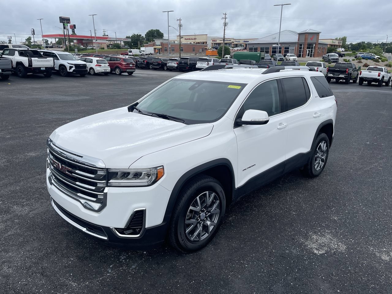 Used 2023 GMC Acadia SLT w/ Preferred Package